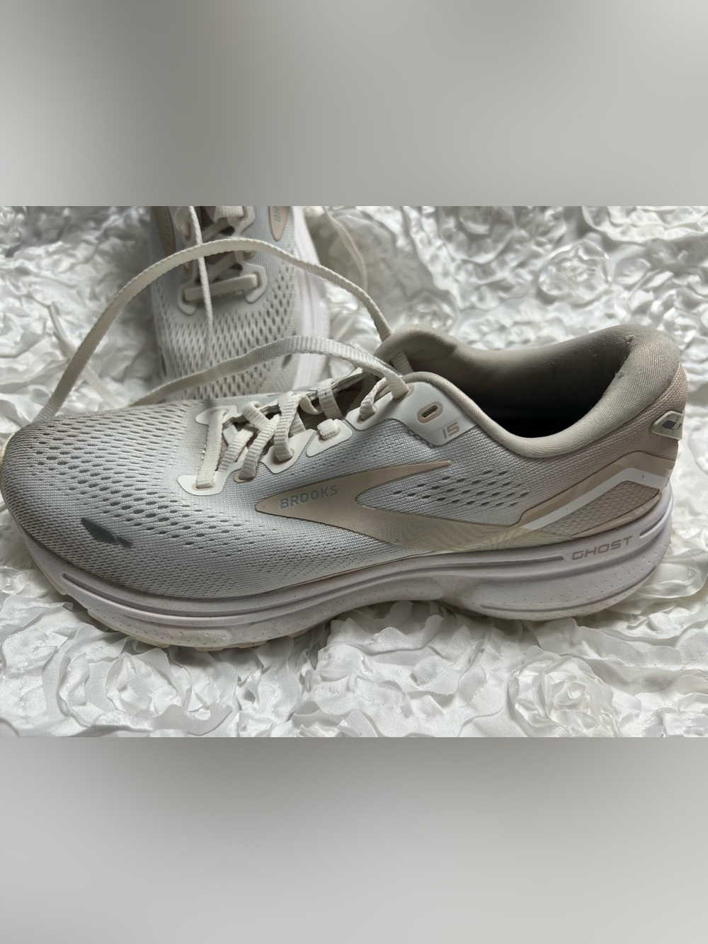 Brooks Ghost 15 Women's Running Shoes - Cream/White
